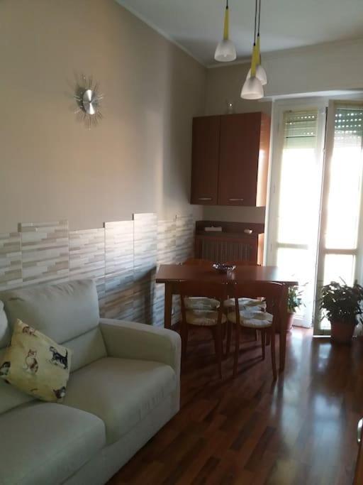 Mice Ottima Soluzione Per Il Centro E La Svizzera Apartment Como Exterior photo